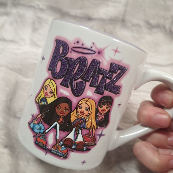 Bratz Dolls Group 16 oz Ceramic Coffee Mug Collector's Edition Purple Glitter - Picture 5 of 7